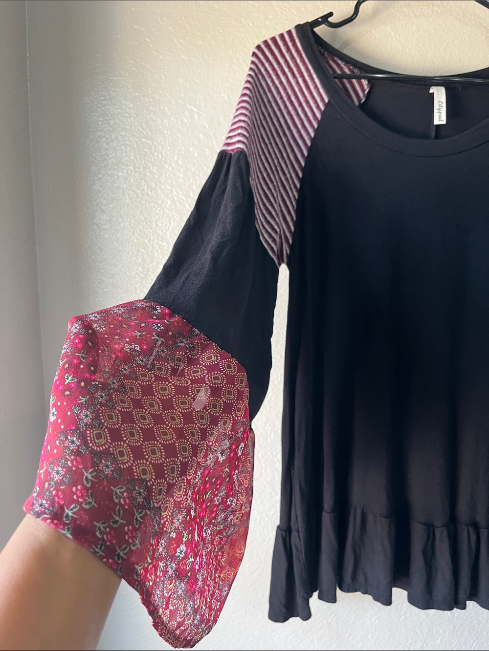 Lily Pad Black & Burgundy Mixed-Print Raglan Sleeve Top Sz S  Boho Flowy - Picture 3 of 6